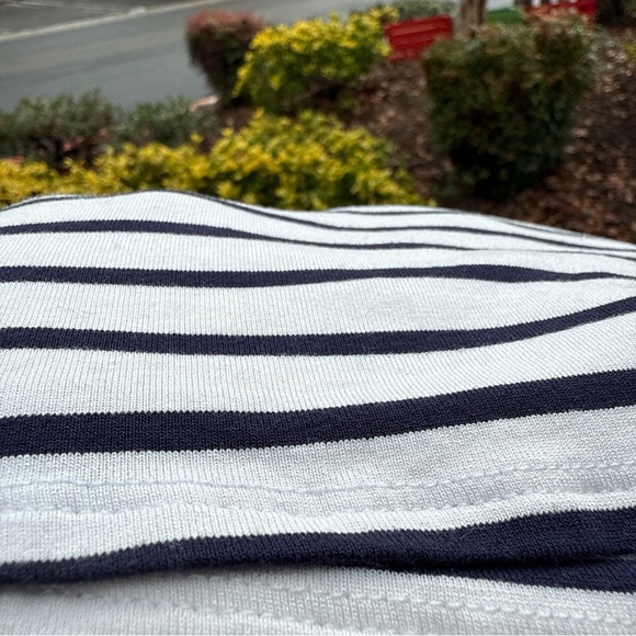 OLD NAVY WOMENS LARGE TANK TOP WHITE NAUTICAL SLEEVELESS STRETCHY LOOSE FIT - Picture 9 of 9